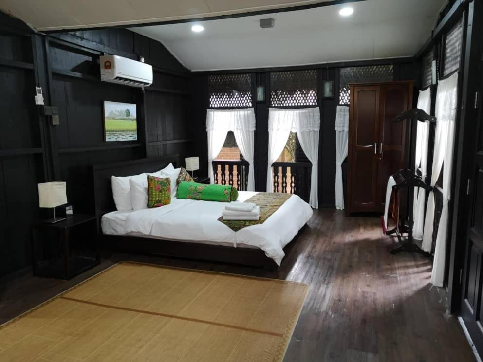 Keriang Hill Hotel อลอร์สตาร์ ภายนอก รูปภาพ